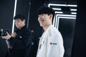 爱游戏体育下载-theshy高清4k壁纸