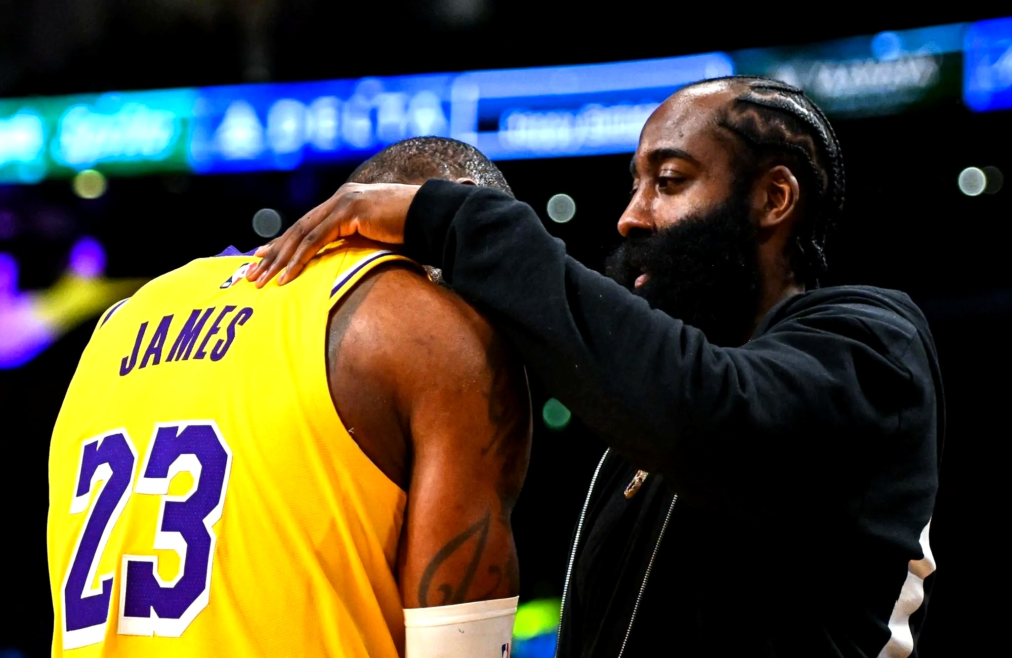 关于里程碑夜洛杉矶快船防线松动密尔沃基雄鹿围绕CBA常规赛回应争议,今夜洛杉矶快船备战欧冠看傻球迷的信息 关于里程碑夜洛杉矶快船防线松动密尔沃基雄鹿围绕CBA常规赛回应争议,今夜洛杉矶快船备战欧冠看傻球迷的信息